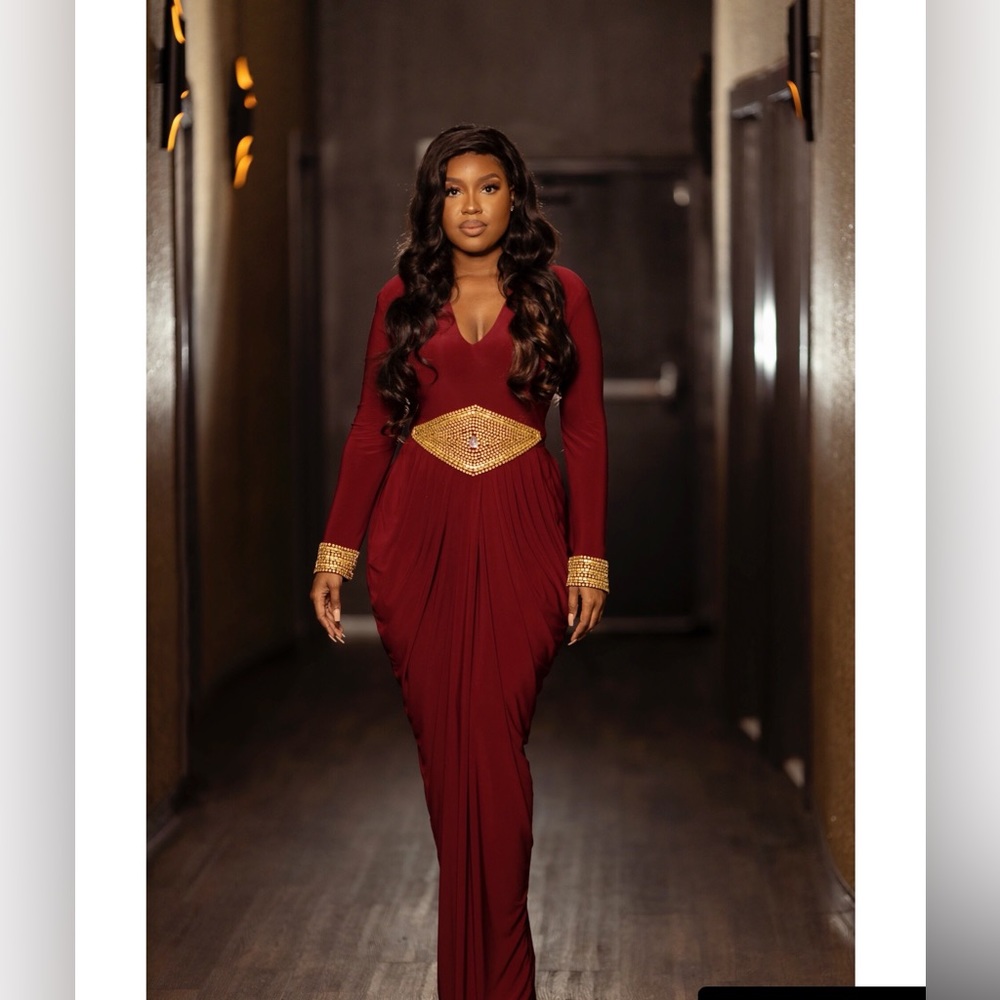 Queen Nerisa Wine Color Kaftan Gown 👑 Size Large with Morrocan beads